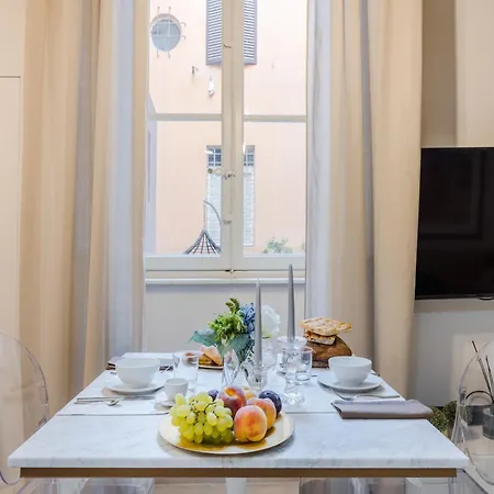 Contemporary With Private Outdoor Apartament *