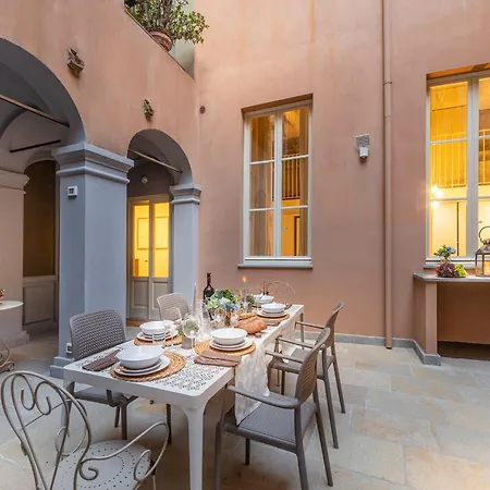 Apartament Contemporary With Private Outdoor