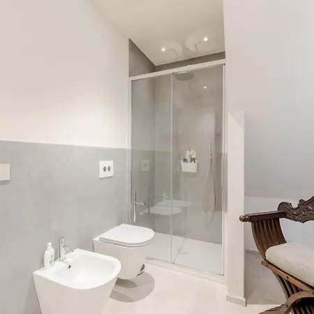 Contemporary With Private Outdoor * Lukka
